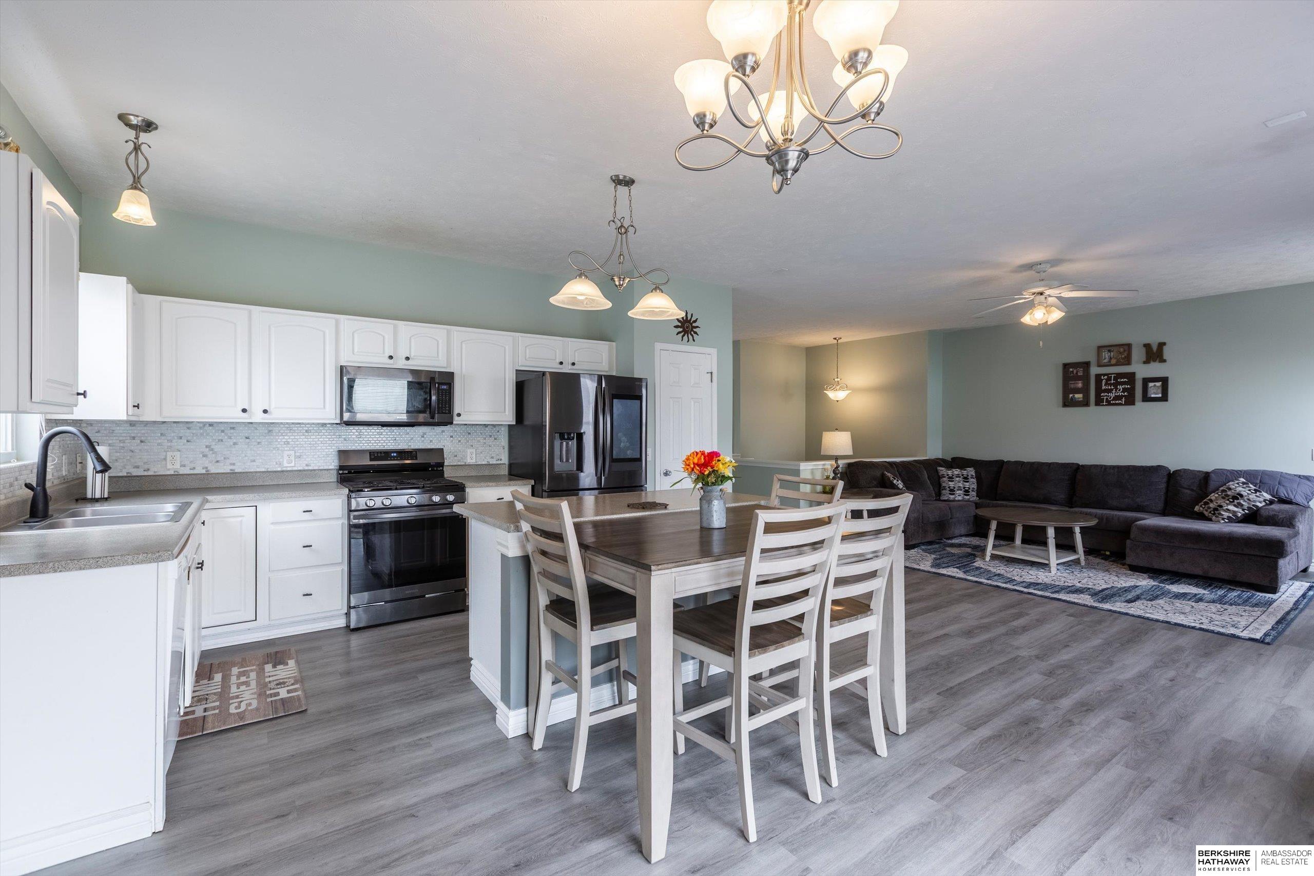 Omaha, Nebraska 68116, United States, 3 Bedrooms Bedrooms, ,3 BathroomsBathrooms,Residential,Active,133114