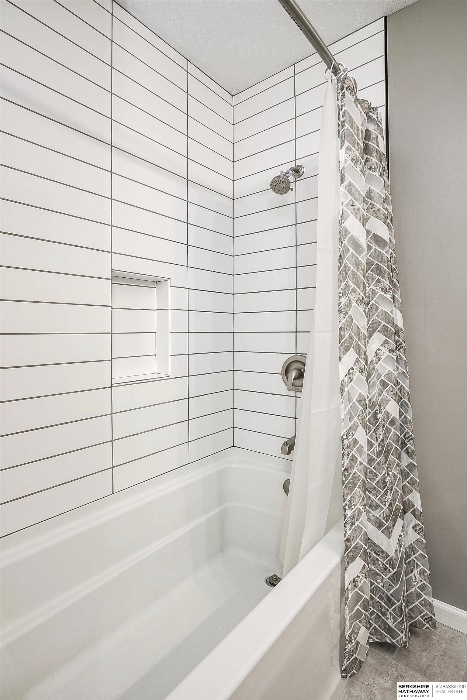 Omaha, Nebraska 68154, United States, 3 Bedrooms Bedrooms, ,2 BathroomsBathrooms,Residential,Active,237400