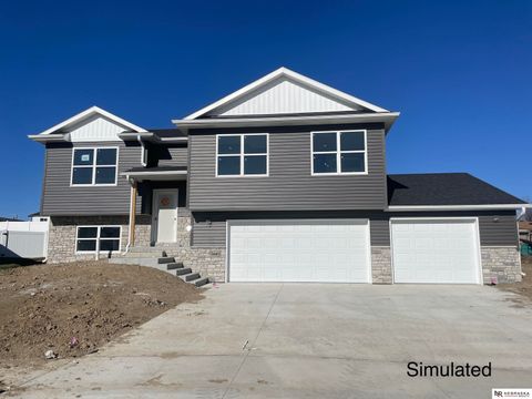 Photo of 1722 NW 55th Street, Lincoln, NE 68528 (MLS # 22528963)
