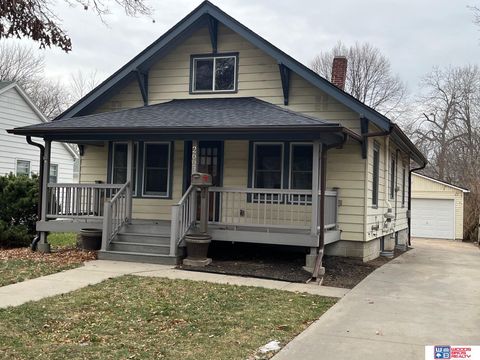 Photo of 2665 S 11th Street, Lincoln, NE 68502 (MLS # 22534601)