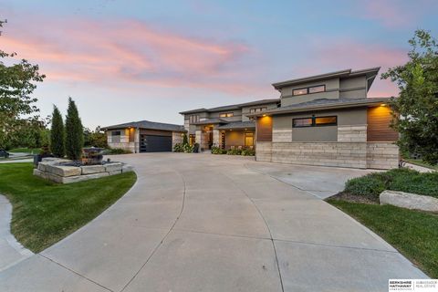Photo of 1605 S 219th Avenue, Omaha, NE 68022 (MLS # 22527557)