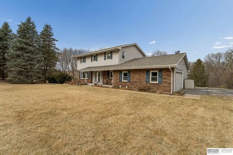 Photo of 6432 Sorensen Lane, Omaha, NE 68122 (MLS # 22605573)