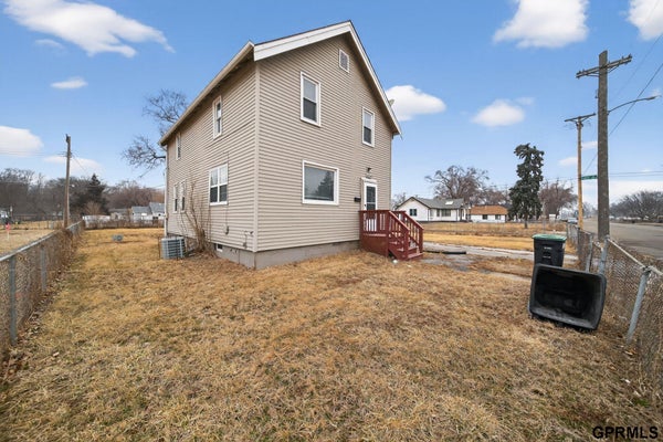 4554 N 16TH ST, OMAHA, NE 68110 - Image 66fda77cd8262d95a2a4aaff8f2e7568/3460663604