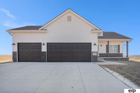 Photo of 6915 Port Royal Drive, Papillion, NE 68046 (MLS # 22534853)