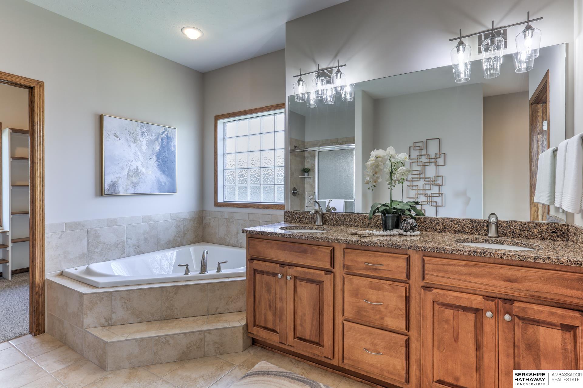 Gretna, Nebraska 68028, United States, 4 Bedrooms Bedrooms, ,3 BathroomsBathrooms,Residential,Active,225335