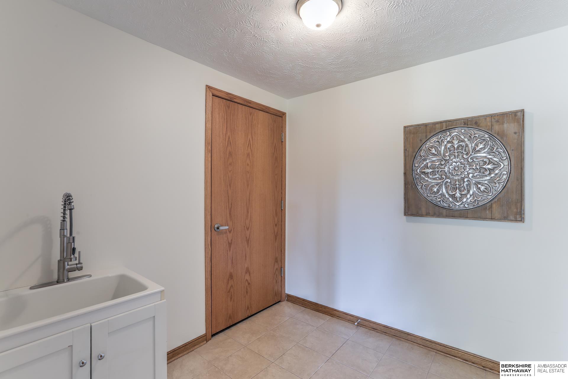 Gretna, Nebraska 68028, United States, 4 Bedrooms Bedrooms, ,3 BathroomsBathrooms,Residential,Active,225335