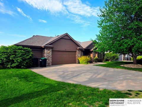Photo of 20724 Sequoia Street, Omaha, NE 68022 (MLS # 22614124)