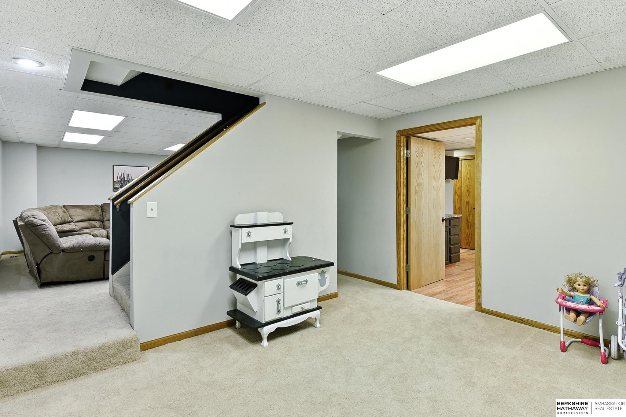 Papillion, Nebraska 68046, United States, 4 Bedrooms Bedrooms, ,3 BathroomsBathrooms,Residential,Active,205107