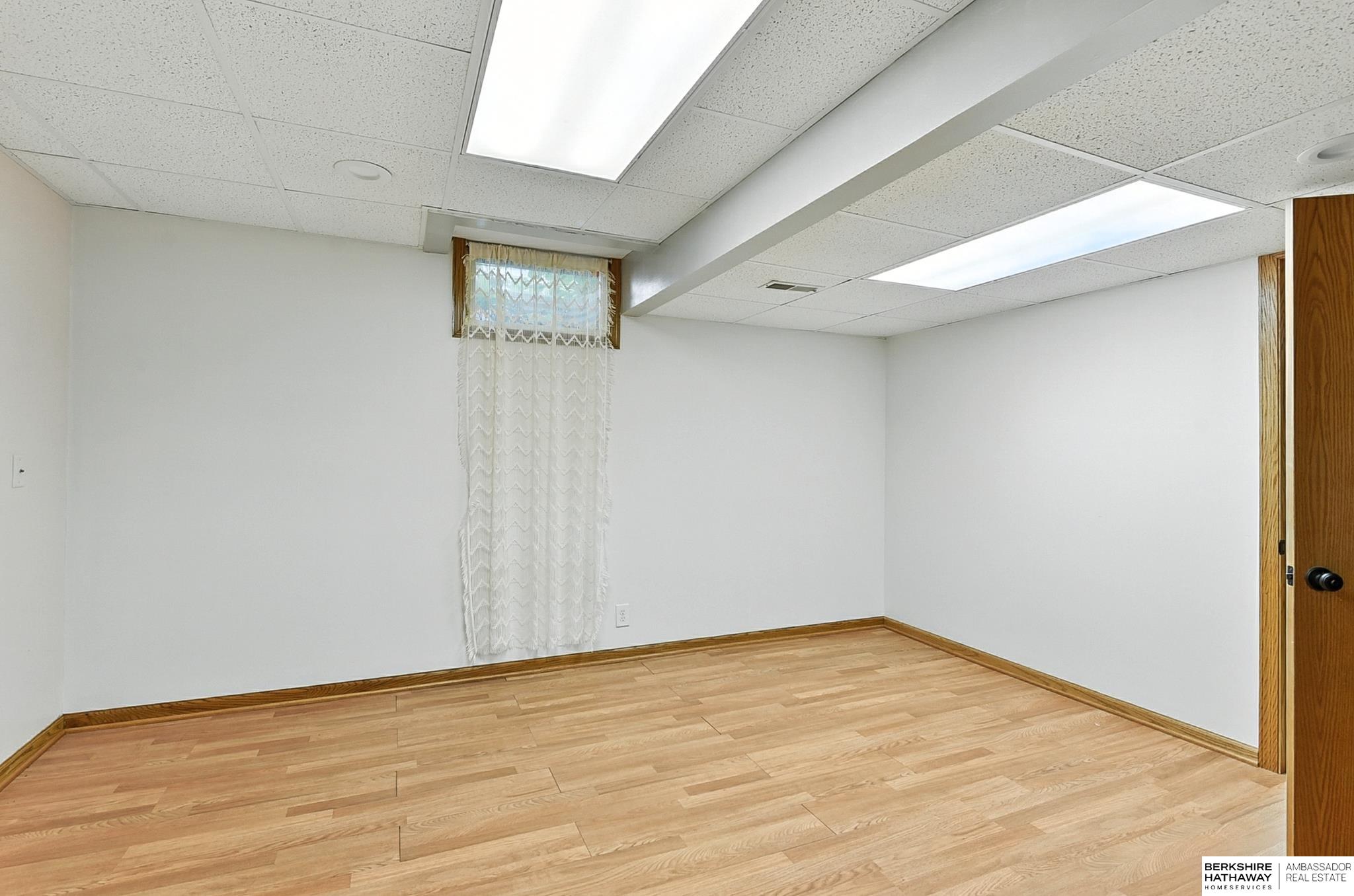 Papillion, Nebraska 68046, United States, 4 Bedrooms Bedrooms, ,3 BathroomsBathrooms,Residential,Active,205107