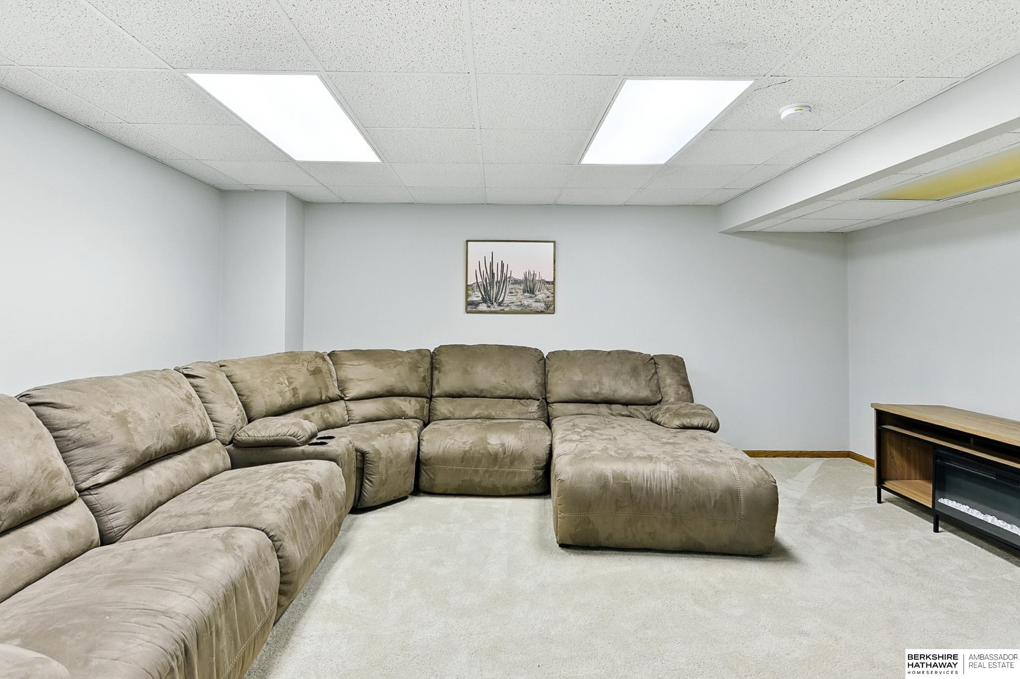 Papillion, Nebraska 68046, United States, 4 Bedrooms Bedrooms, ,3 BathroomsBathrooms,Residential,Active,205107