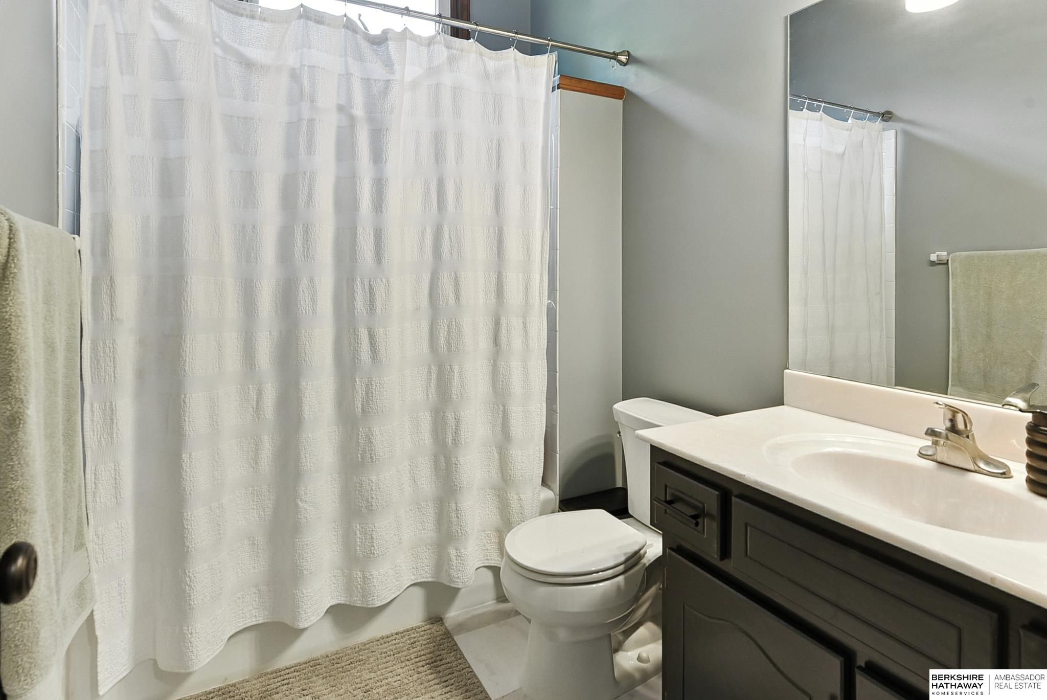 Papillion, Nebraska 68046, United States, 4 Bedrooms Bedrooms, ,3 BathroomsBathrooms,Residential,Active,205107