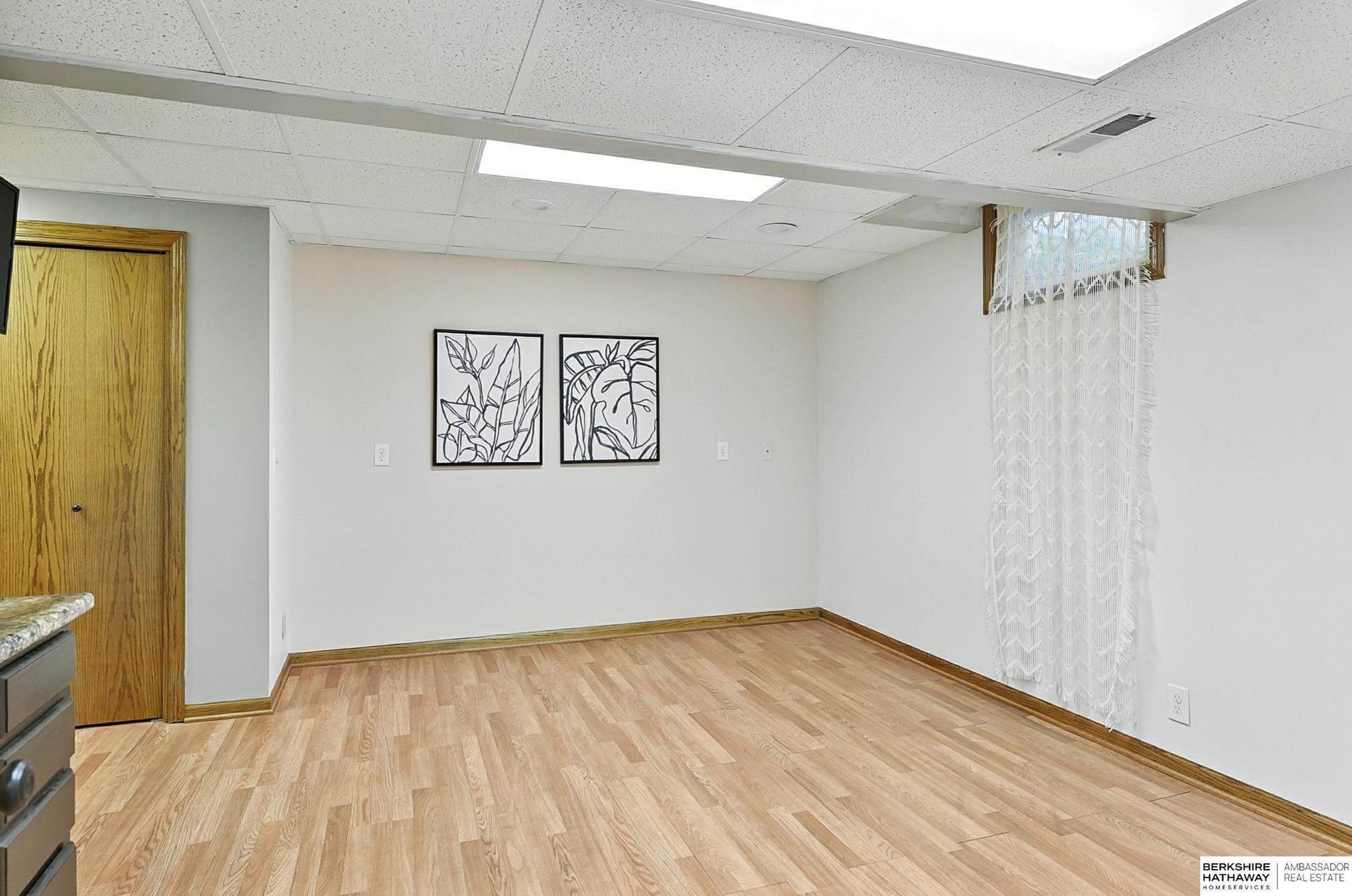 Papillion, Nebraska 68046, United States, 4 Bedrooms Bedrooms, ,3 BathroomsBathrooms,Residential,Active,205107