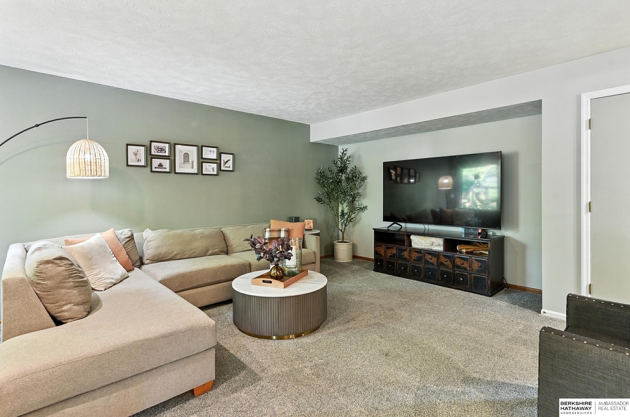 Papillion, Nebraska 68046, United States, 4 Bedrooms Bedrooms, ,3 BathroomsBathrooms,Residential,Active,205107