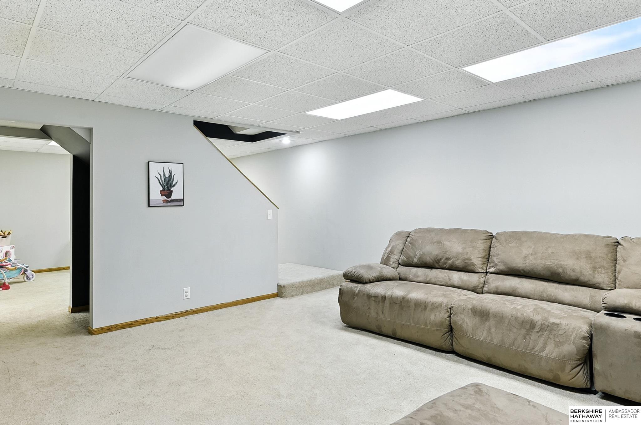 Papillion, Nebraska 68046, United States, 4 Bedrooms Bedrooms, ,3 BathroomsBathrooms,Residential,Active,205107