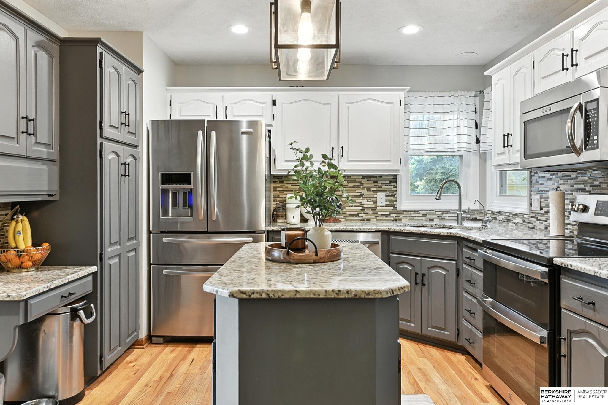 Papillion, Nebraska 68046, United States, 4 Bedrooms Bedrooms, ,3 BathroomsBathrooms,Residential,Active,205107