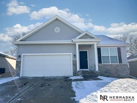 Photo of 2937 W Peach Street, Lincoln, NE 68522 (MLS # 22602790)