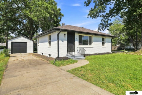 Photo of 5042 Holdrege Street, Lincoln, NE 68504 (MLS # 22626231)