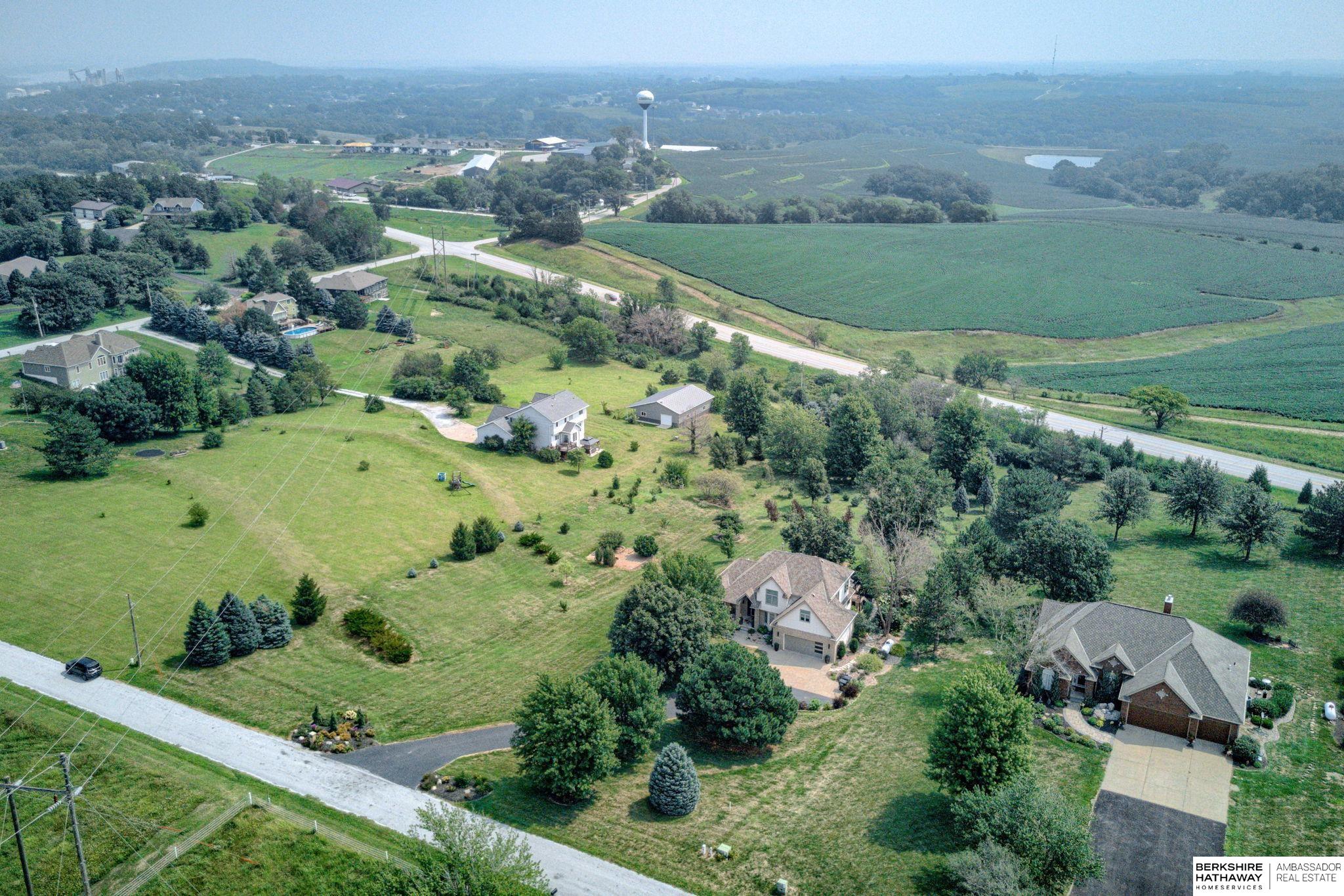 Louisville, Nebraska 68037, United States, 4 Bedrooms Bedrooms, ,3 BathroomsBathrooms,Residential,Active,183672