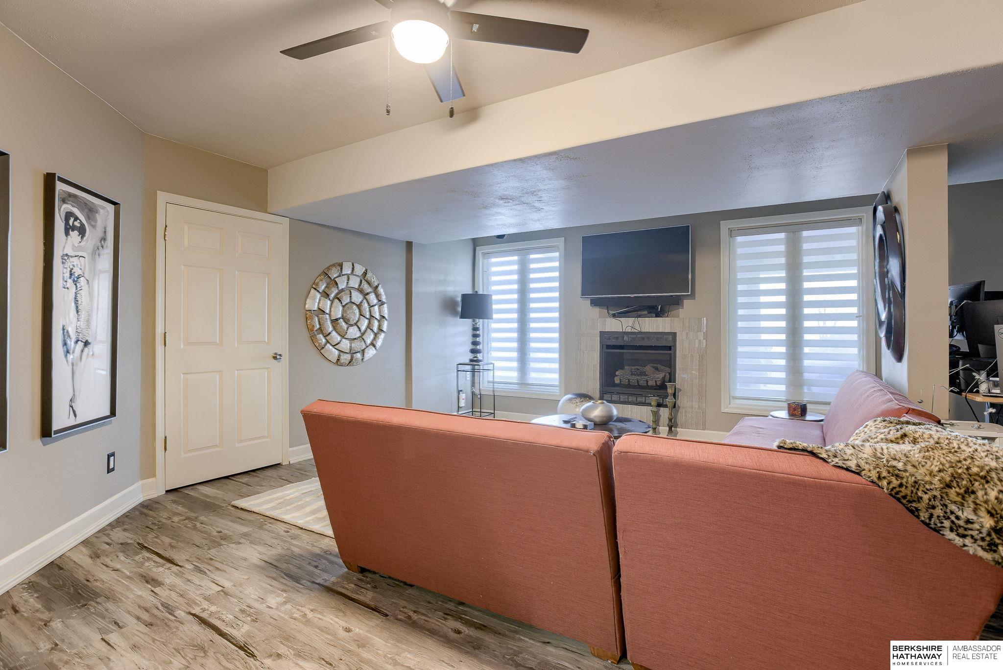 Louisville, Nebraska 68037, United States, 4 Bedrooms Bedrooms, ,3 BathroomsBathrooms,Residential,Active,183672