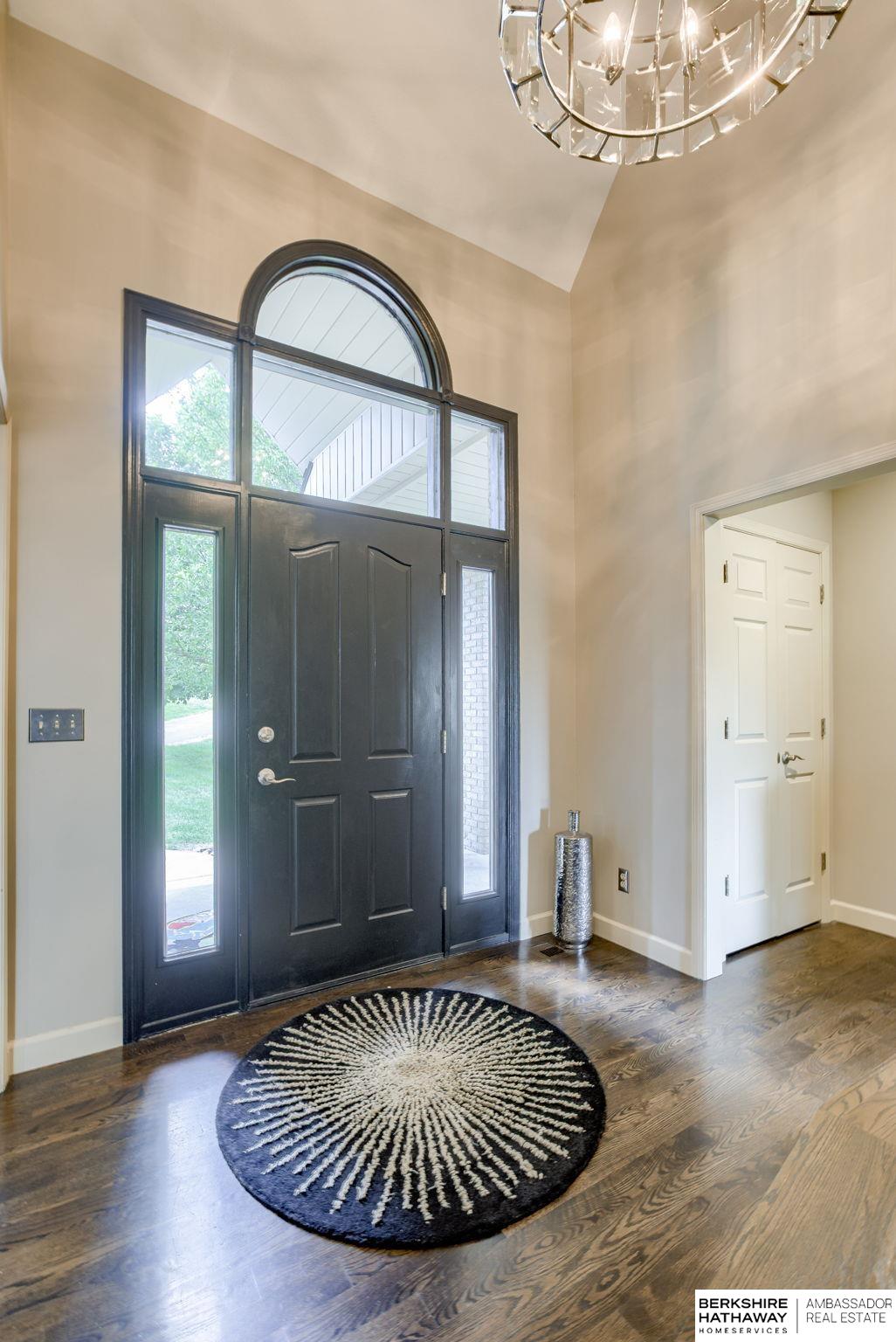 Louisville, Nebraska 68037, United States, 4 Bedrooms Bedrooms, ,3 BathroomsBathrooms,Residential,Active,183672