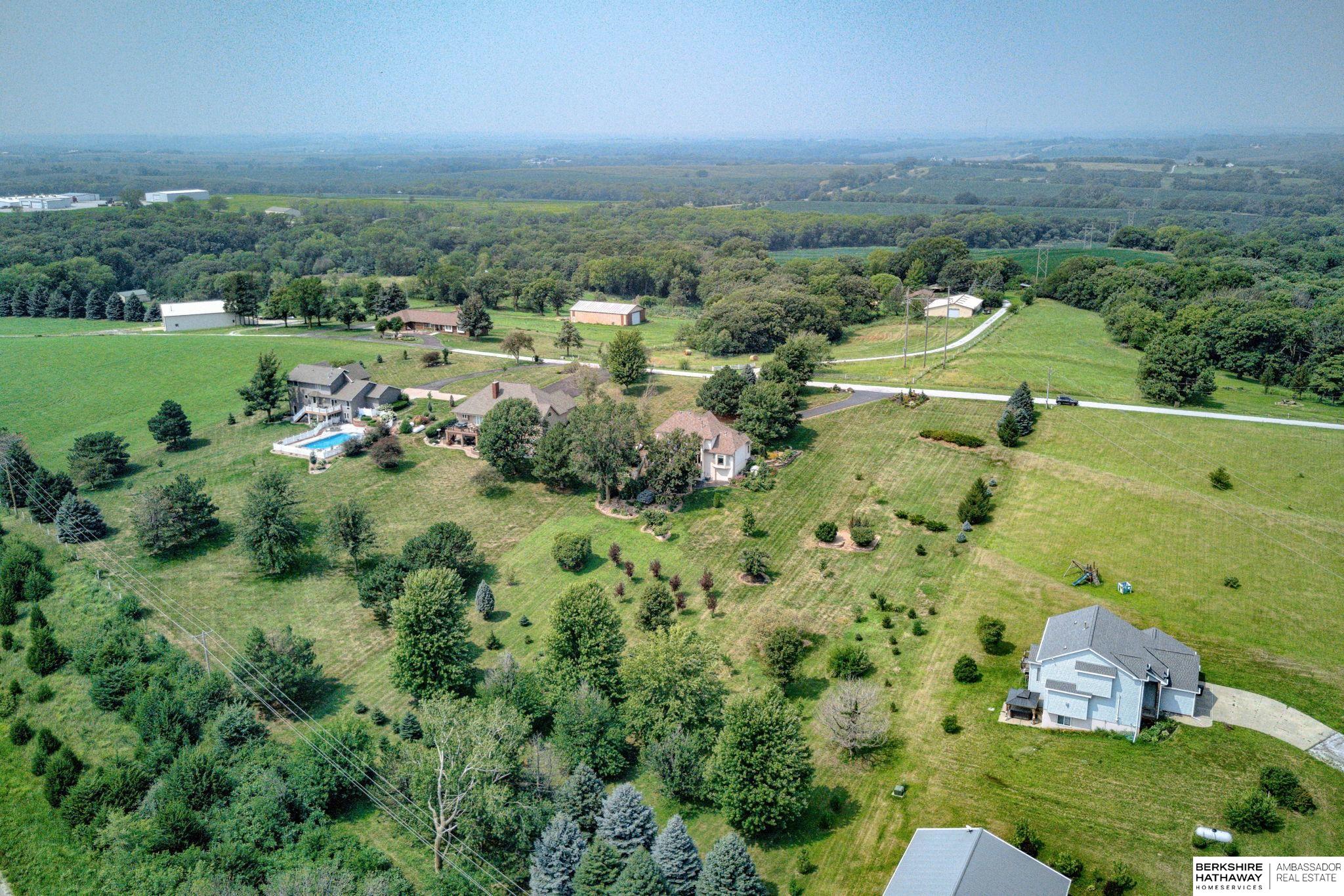 Louisville, Nebraska 68037, United States, 4 Bedrooms Bedrooms, ,3 BathroomsBathrooms,Residential,Active,183672