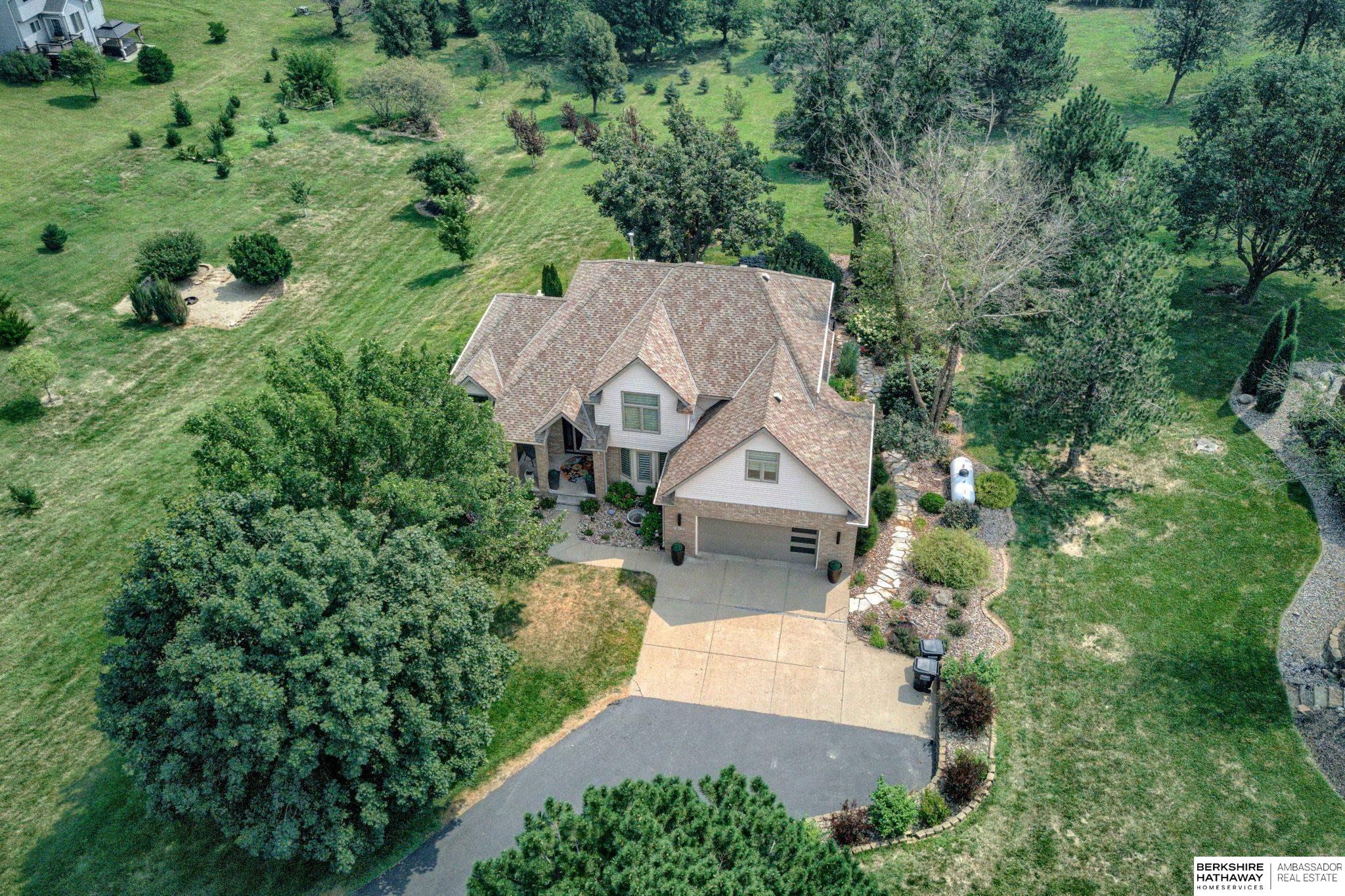 Louisville, Nebraska 68037, United States, 4 Bedrooms Bedrooms, ,3 BathroomsBathrooms,Residential,Active,183672