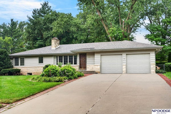 814 S 92ND ST, OMAHA, NE 68114 - Image 681eb9ce40ae59db4c8b0b33265d8b32/1890969096