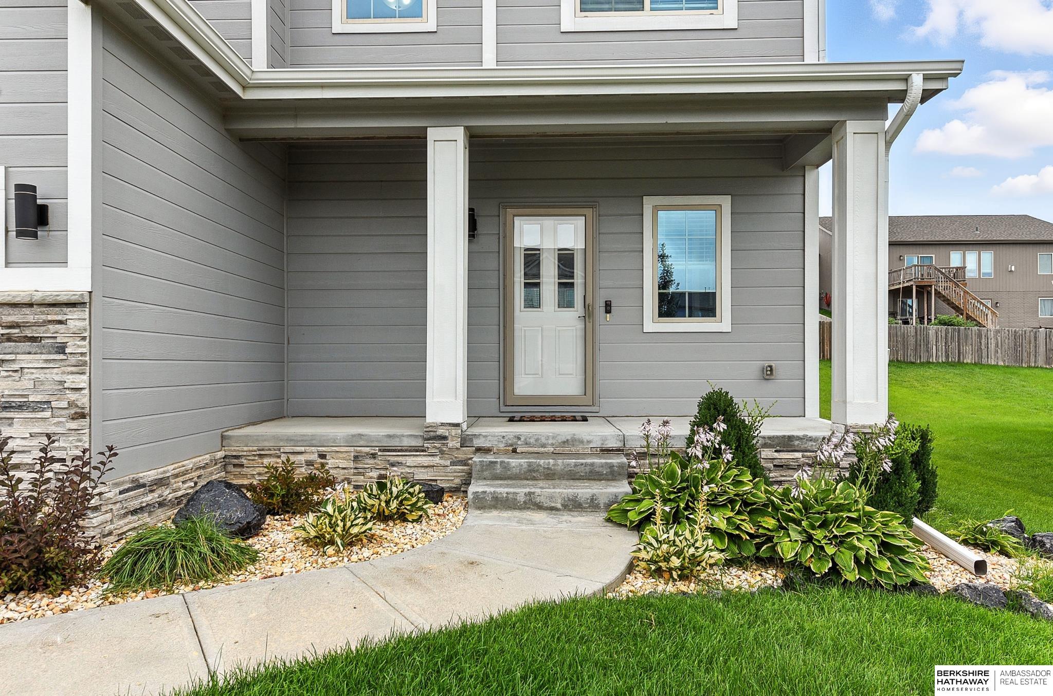 Bennington, Nebraska 68007, United States, 5 Bedrooms Bedrooms, ,3 BathroomsBathrooms,Residential,Active,177307