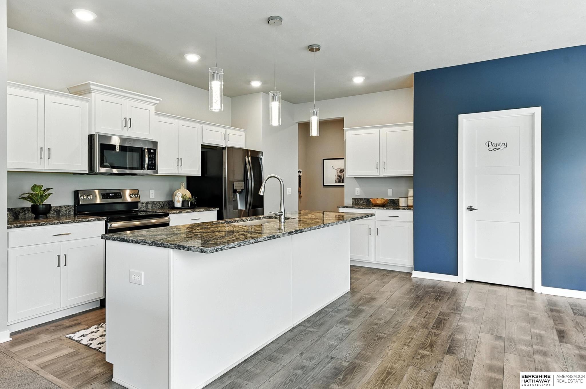 Bennington, Nebraska 68007, United States, 5 Bedrooms Bedrooms, ,3 BathroomsBathrooms,Residential,Active,177307