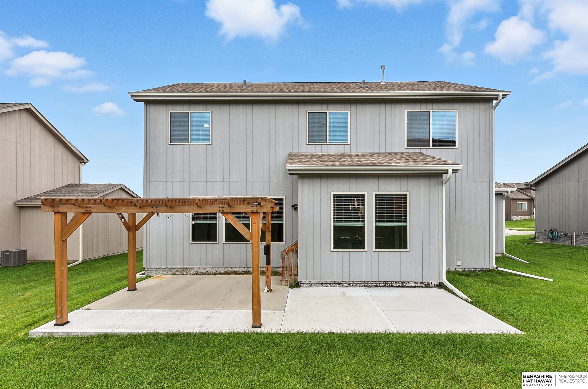 Bennington, Nebraska 68007, United States, 5 Bedrooms Bedrooms, ,3 BathroomsBathrooms,Residential,Active,177307