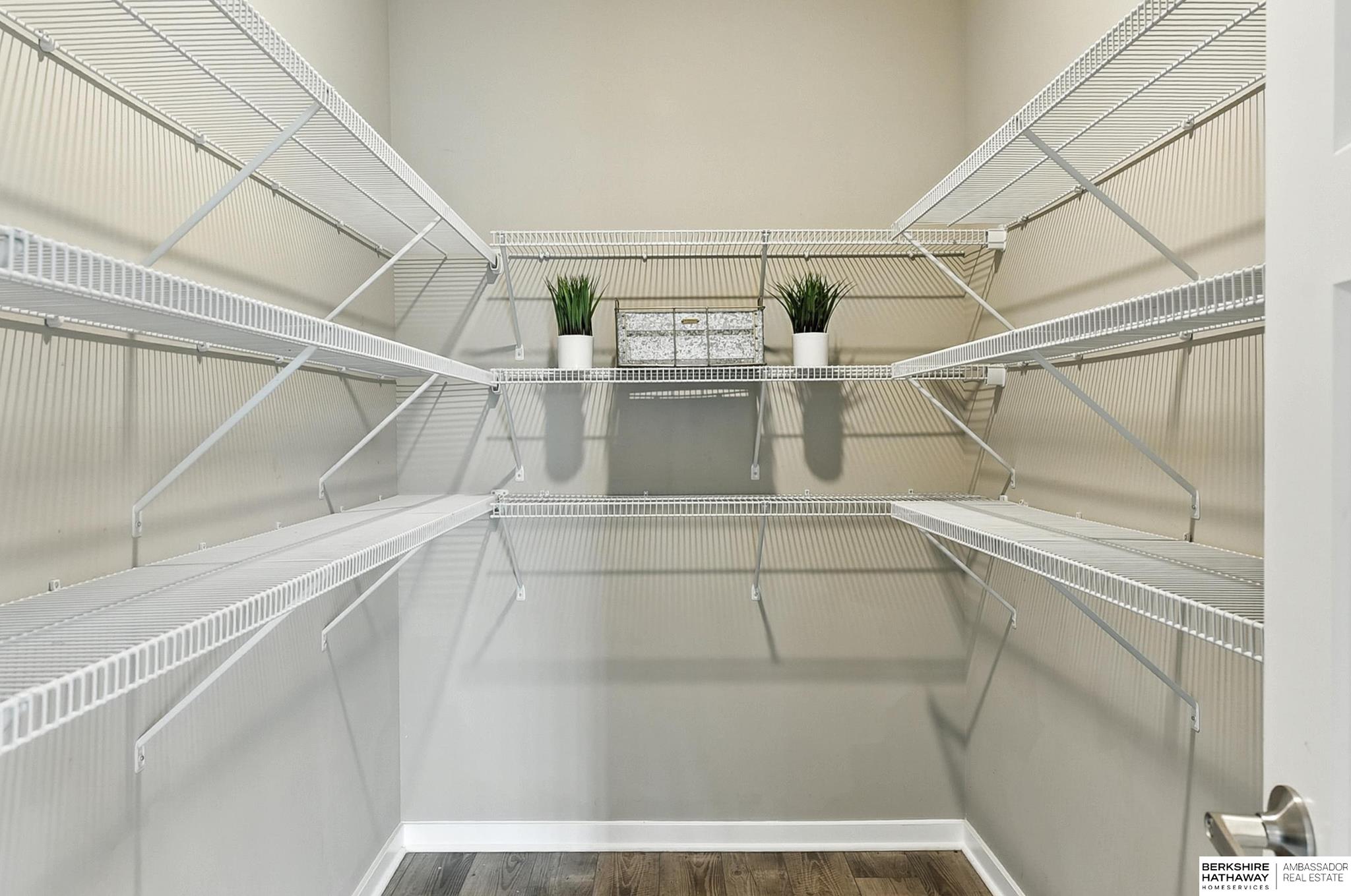 Bennington, Nebraska 68007, United States, 5 Bedrooms Bedrooms, ,3 BathroomsBathrooms,Residential,Active,177307