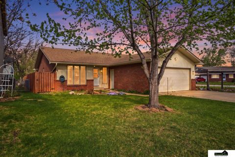 Photo of 2931 N 74th Street, Lincoln, NE 68507 (MLS # 22609955)