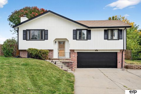 Photo of 13518 Washington Circle, Omaha, NE 68137 (MLS # 22534184)