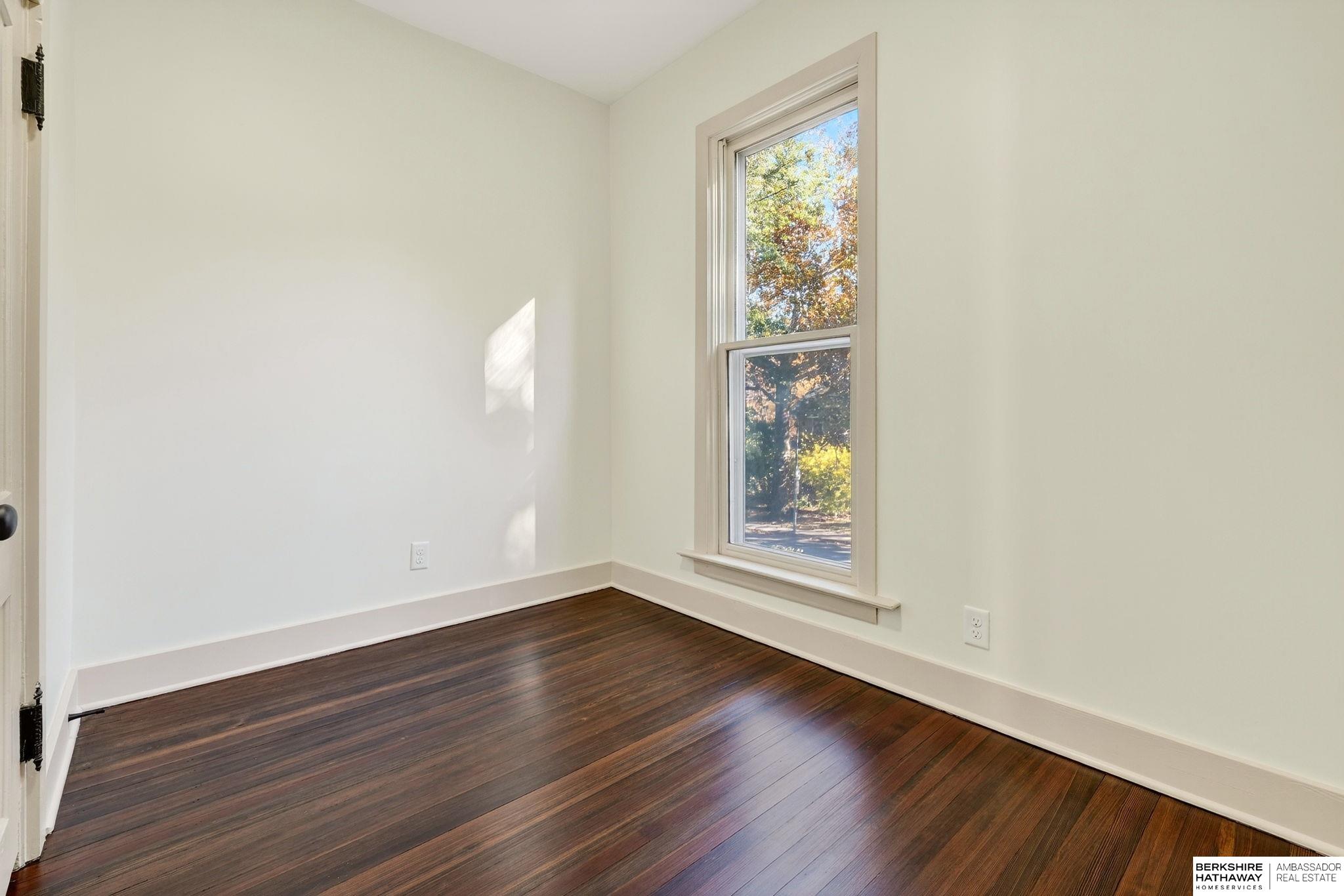 Omaha, Nebraska 68105, United States, 4 Bedrooms Bedrooms, ,2 BathroomsBathrooms,Residential,Active,241505