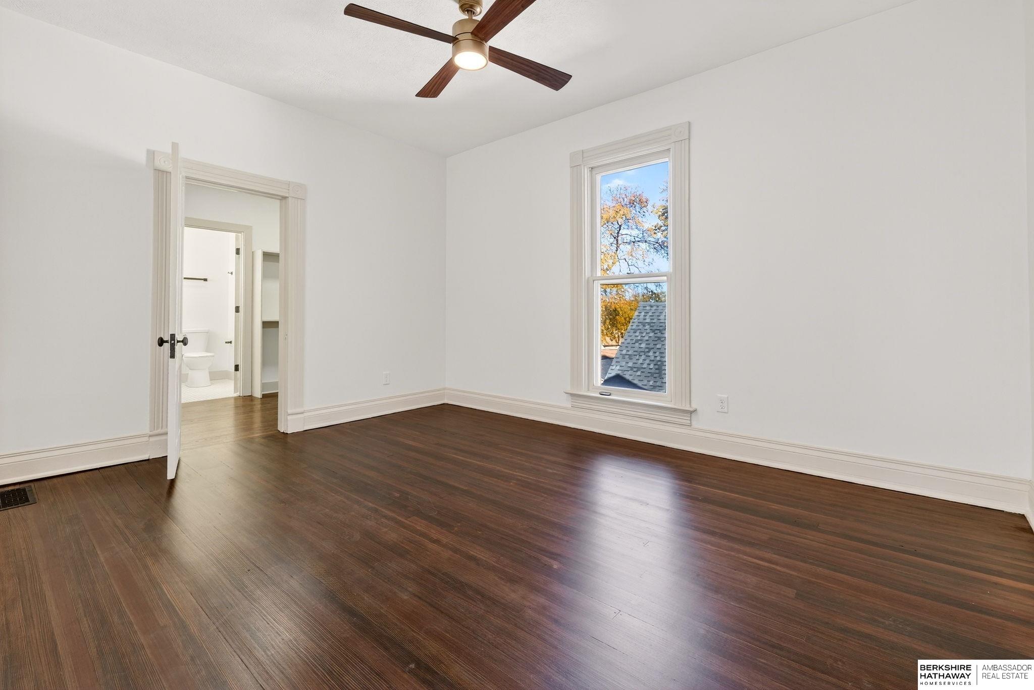 Omaha, Nebraska 68105, United States, 4 Bedrooms Bedrooms, ,2 BathroomsBathrooms,Residential,Active,241505