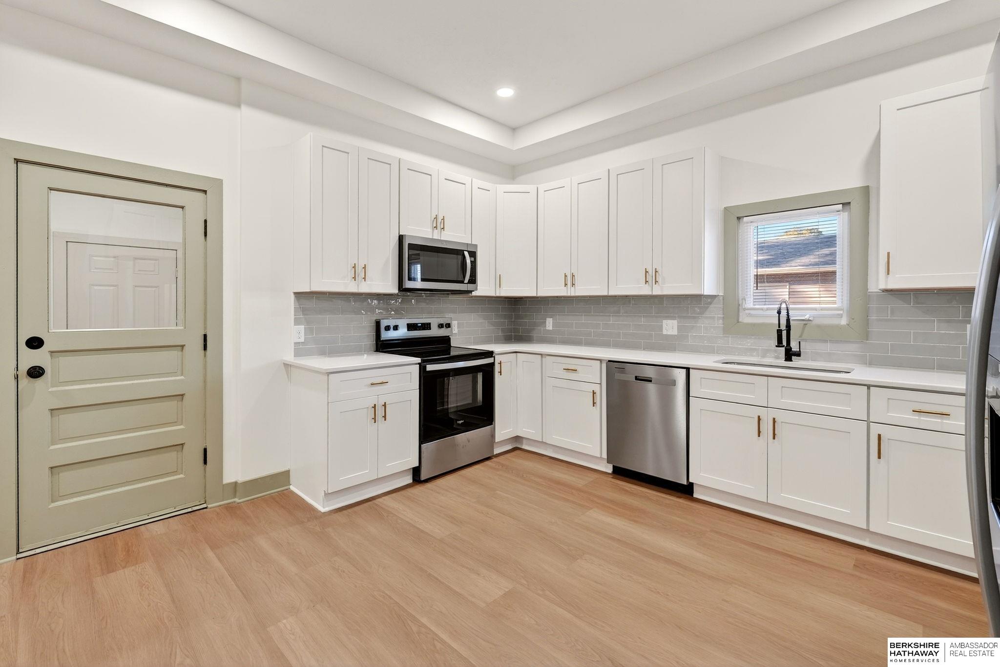 Omaha, Nebraska 68105, United States, 4 Bedrooms Bedrooms, ,2 BathroomsBathrooms,Residential,Active,241505