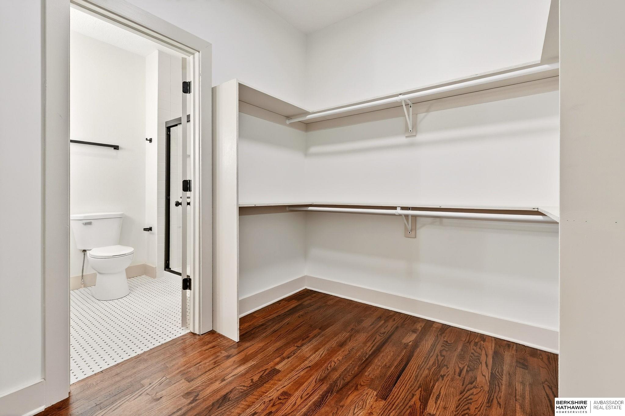 Omaha, Nebraska 68105, United States, 4 Bedrooms Bedrooms, ,2 BathroomsBathrooms,Residential,Active,241505