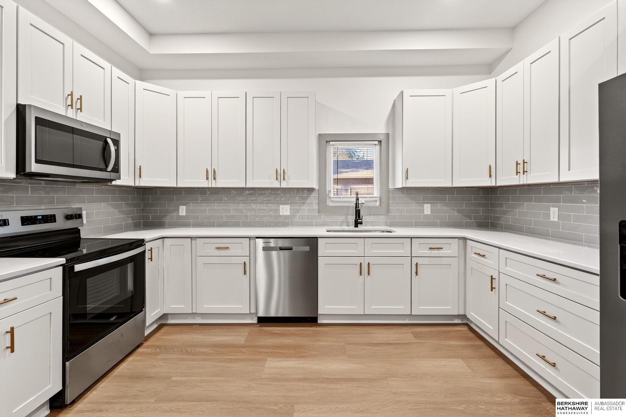 Omaha, Nebraska 68105, United States, 4 Bedrooms Bedrooms, ,2 BathroomsBathrooms,Residential,Active,241505