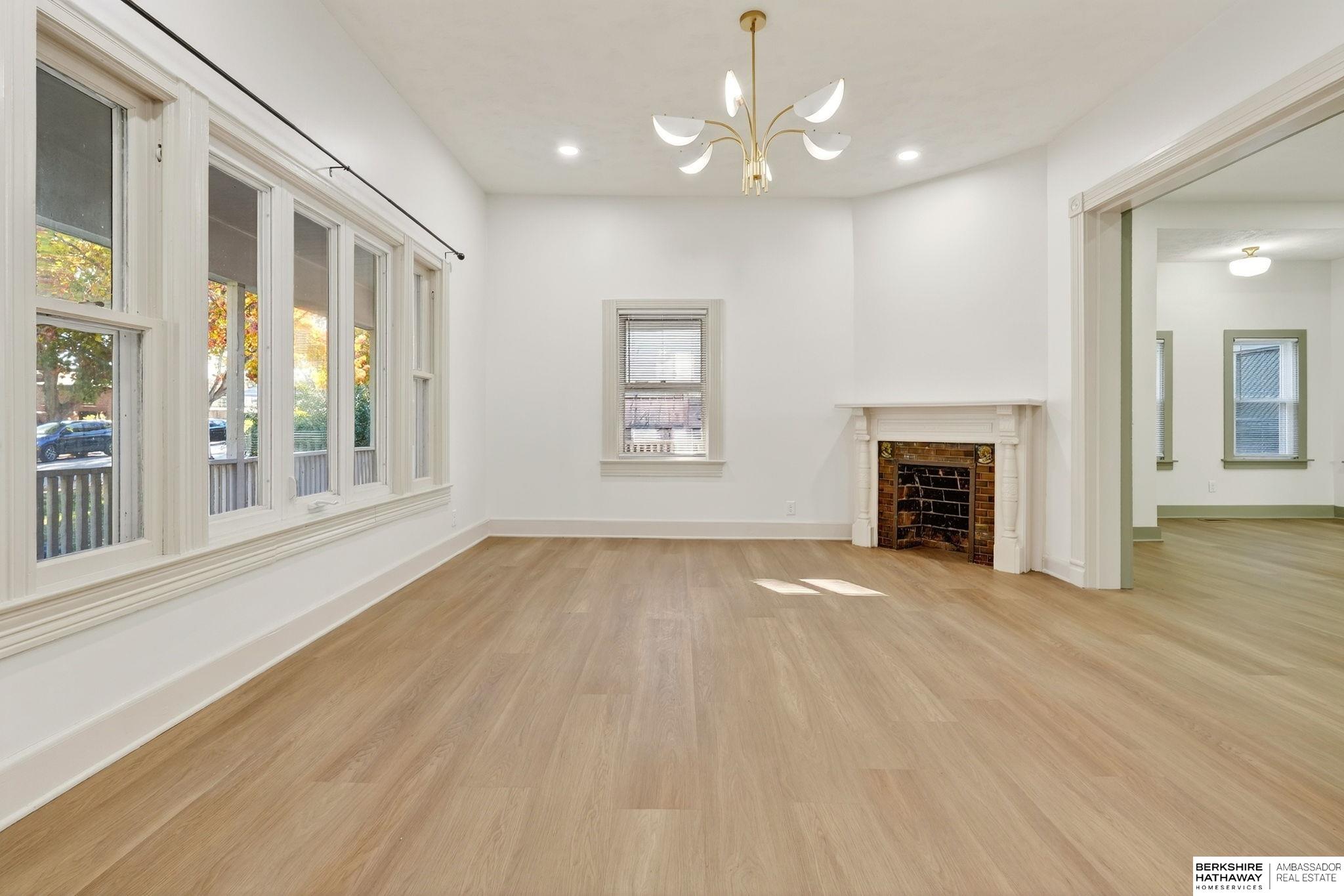 Omaha, Nebraska 68105, United States, 4 Bedrooms Bedrooms, ,2 BathroomsBathrooms,Residential,Active,241505