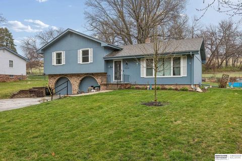 Photo of 7923 Raven Oaks Drive, Omaha, NE 68152 (MLS # 22610900)