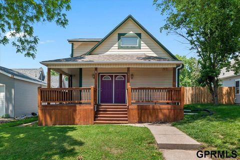 Photo of 3018 Frederick Street, Omaha, NE 68105 (MLS # 22608220)