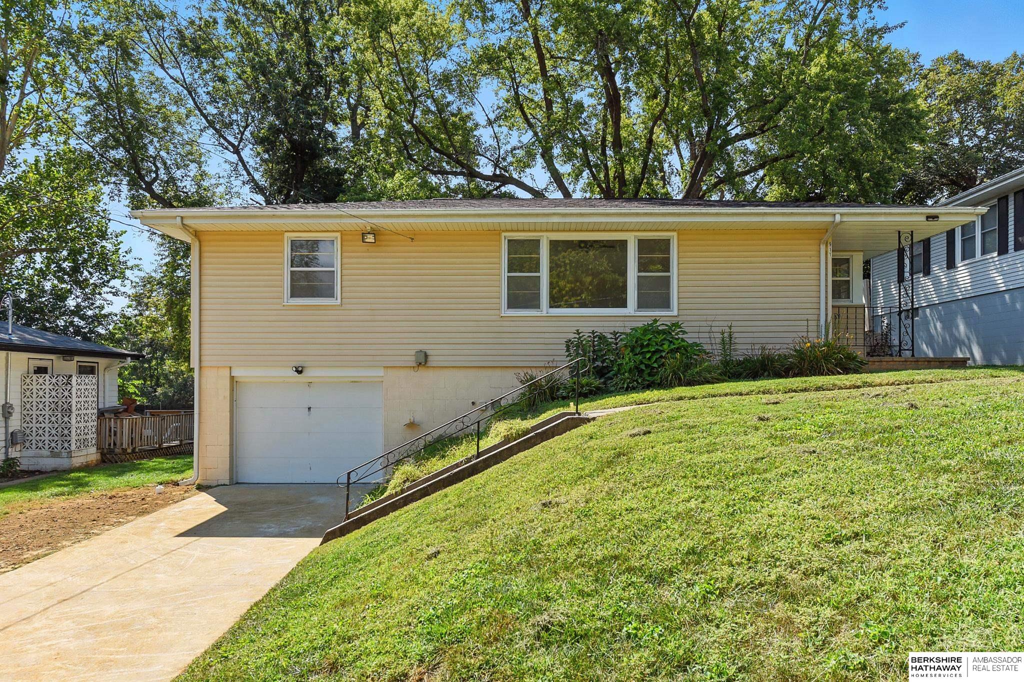 Glenwood, Iowa 51534, United States, 3 Bedrooms Bedrooms, ,2 BathroomsBathrooms,Residential,Active,201436