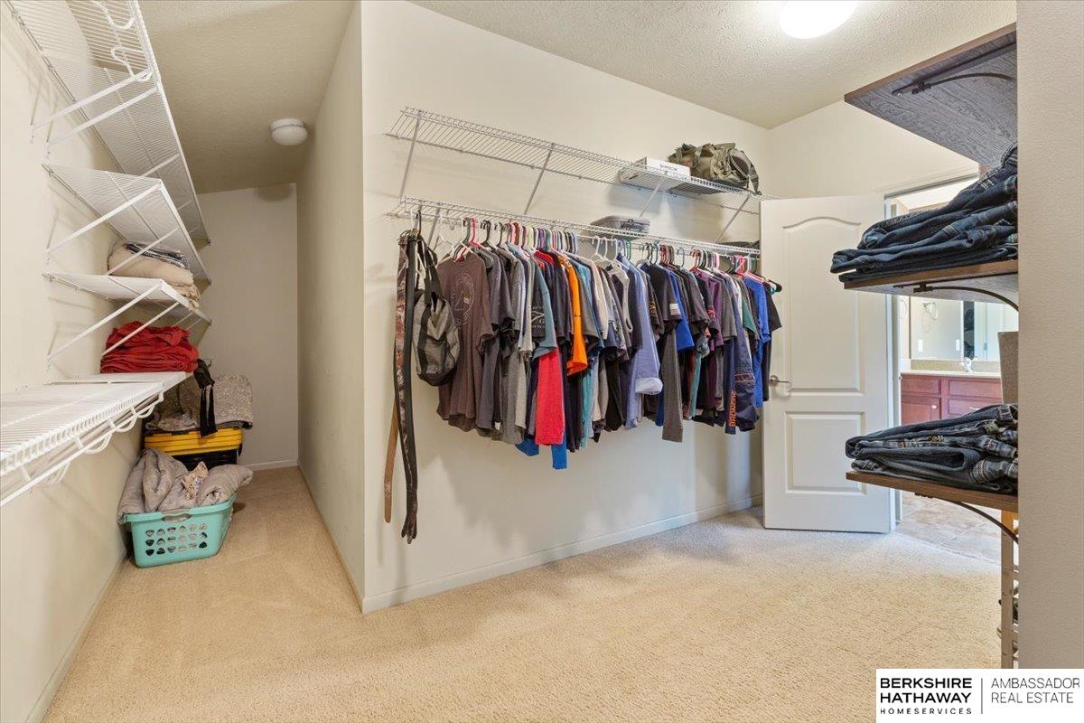 Omaha, Nebraska 68135, United States, 5 Bedrooms Bedrooms, ,4 BathroomsBathrooms,Residential,Pending,134316