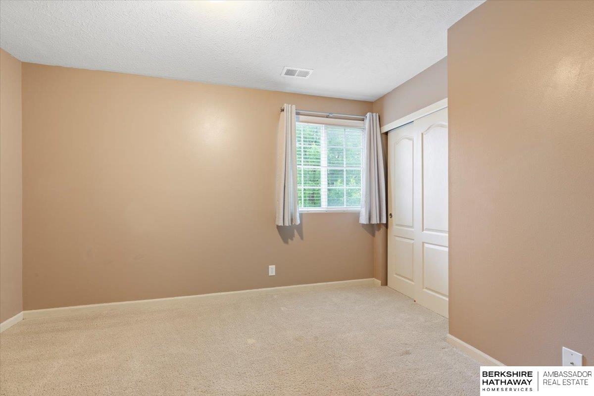 Omaha, Nebraska 68135, United States, 5 Bedrooms Bedrooms, ,4 BathroomsBathrooms,Residential,Pending,134316