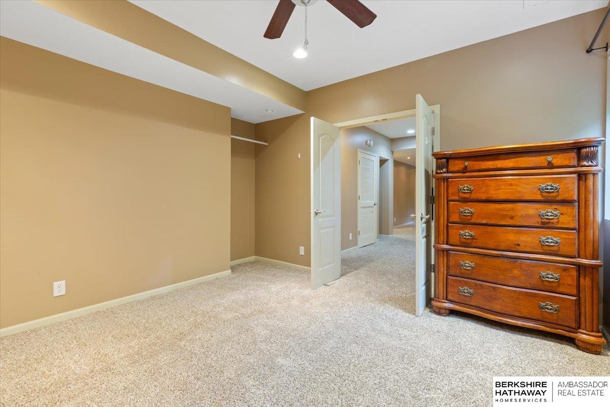 Omaha, Nebraska 68135, United States, 5 Bedrooms Bedrooms, ,4 BathroomsBathrooms,Residential,Pending,134316