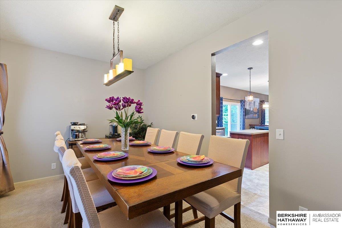 Omaha, Nebraska 68135, United States, 5 Bedrooms Bedrooms, ,4 BathroomsBathrooms,Residential,Pending,134316