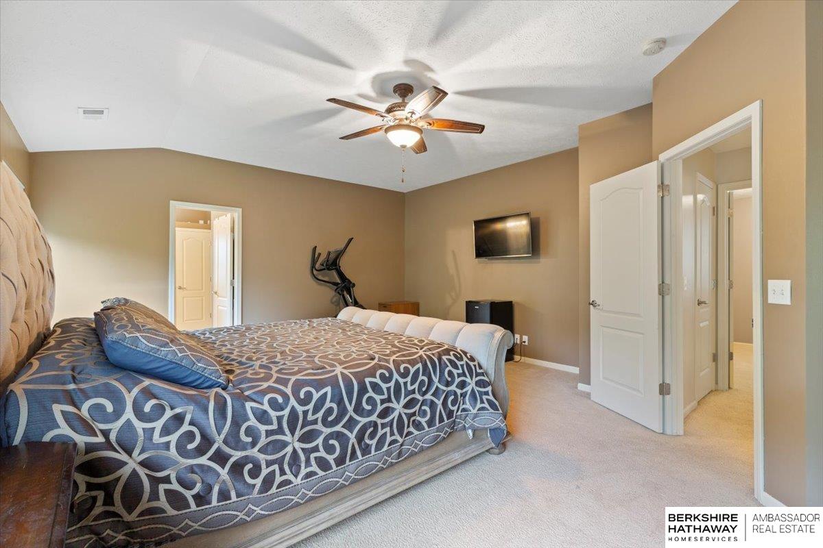 Omaha, Nebraska 68135, United States, 5 Bedrooms Bedrooms, ,4 BathroomsBathrooms,Residential,Pending,134316