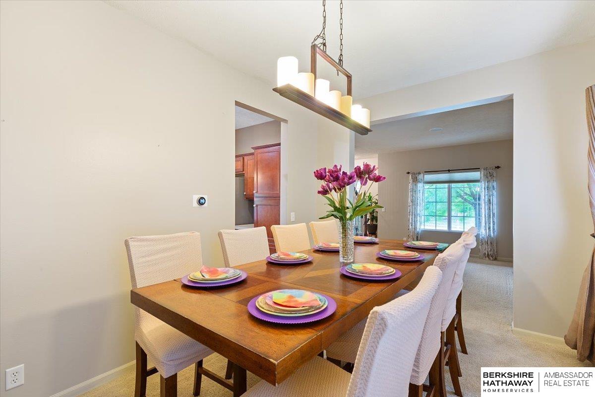 Omaha, Nebraska 68135, United States, 5 Bedrooms Bedrooms, ,4 BathroomsBathrooms,Residential,Pending,134316