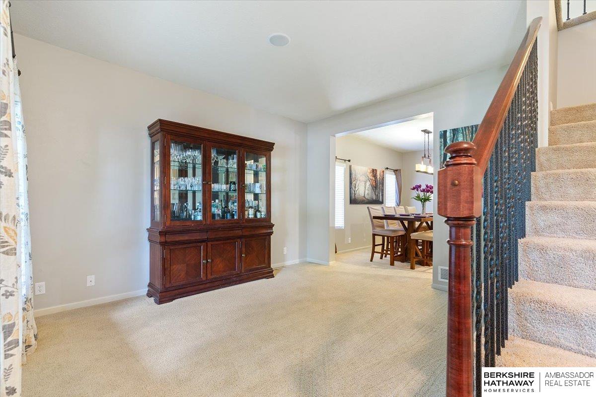 Omaha, Nebraska 68135, United States, 5 Bedrooms Bedrooms, ,4 BathroomsBathrooms,Residential,Pending,134316