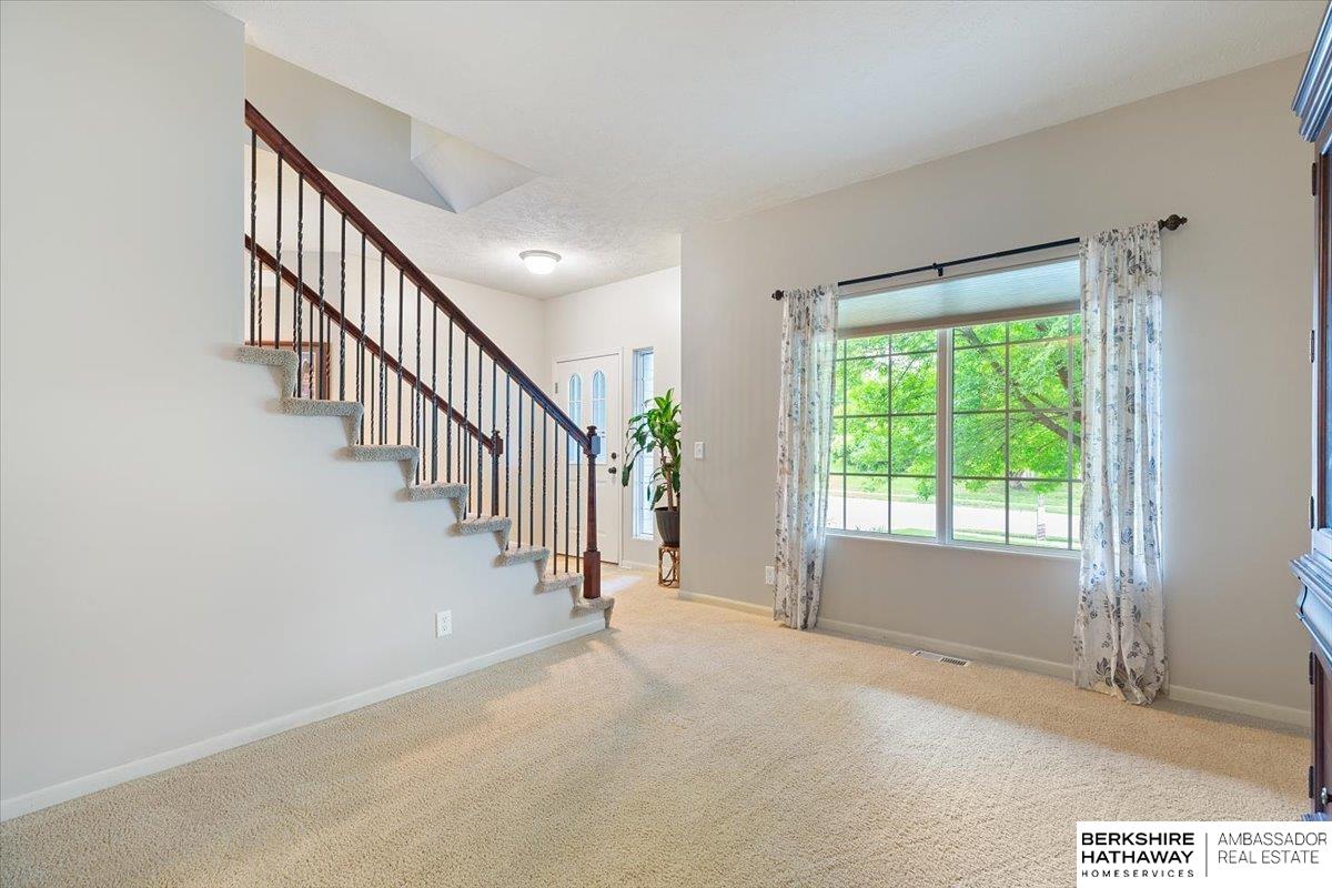 Omaha, Nebraska 68135, United States, 5 Bedrooms Bedrooms, ,4 BathroomsBathrooms,Residential,Pending,134316